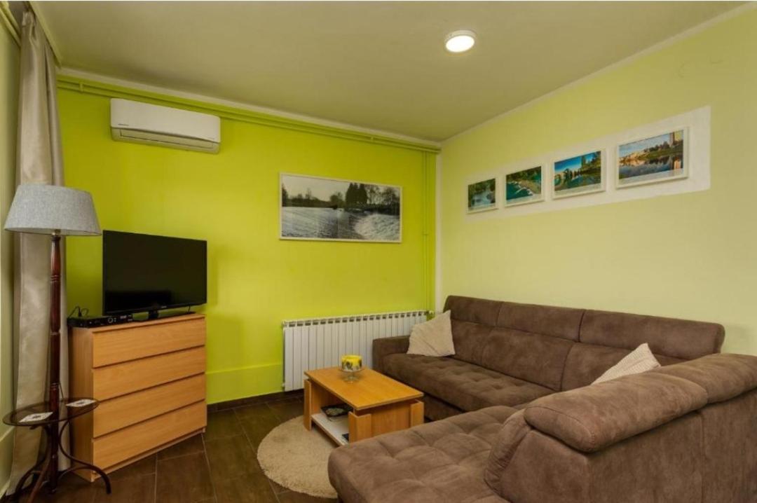 Apartment カルロヴァッツ エクステリア 写真